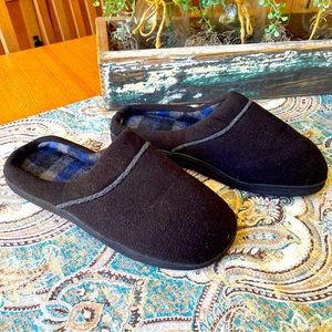 Fleece & Flannel hard sole slippers black with blue plaid L 11-12